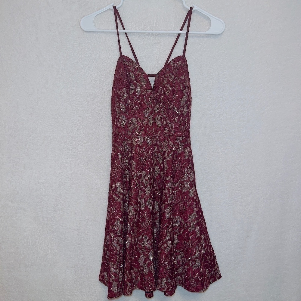 NWT Xtraordinary Gold Mulberry Strappy Lace Fit & Flare Formal Dress size 3